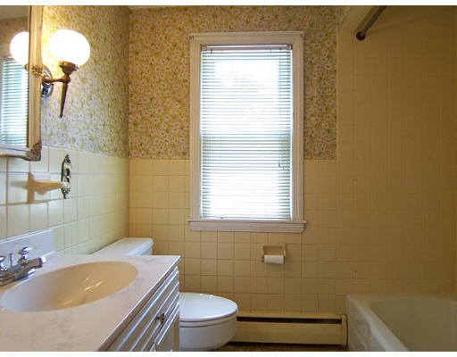 9 Welland Road Springfield, MA 01151 - Photo 8 of 18 Gallery Image 8