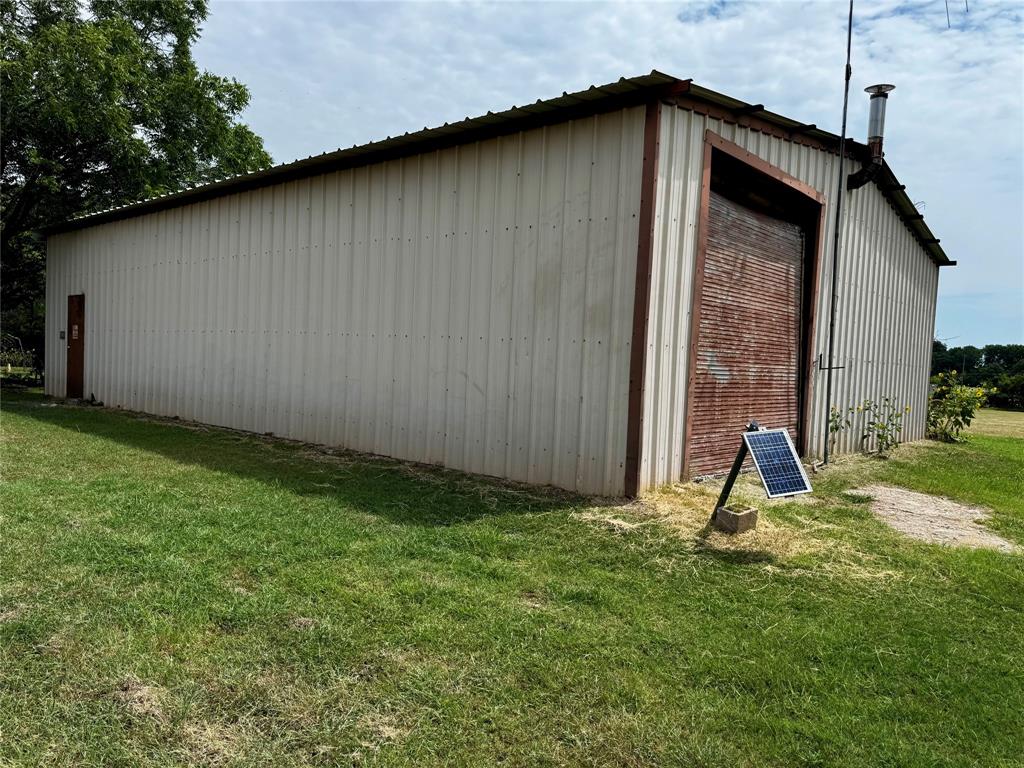 1438 Hurst Road Axtell, TX 76624 - Photo 5 of 19 2000 SF Shop