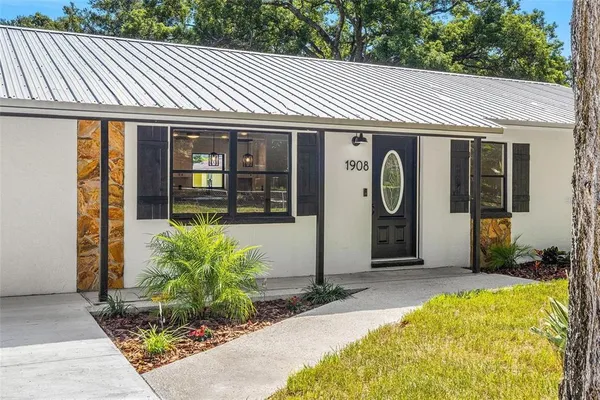 $2,500 | 1908 North Barnes Street, Plant City, FL 33563