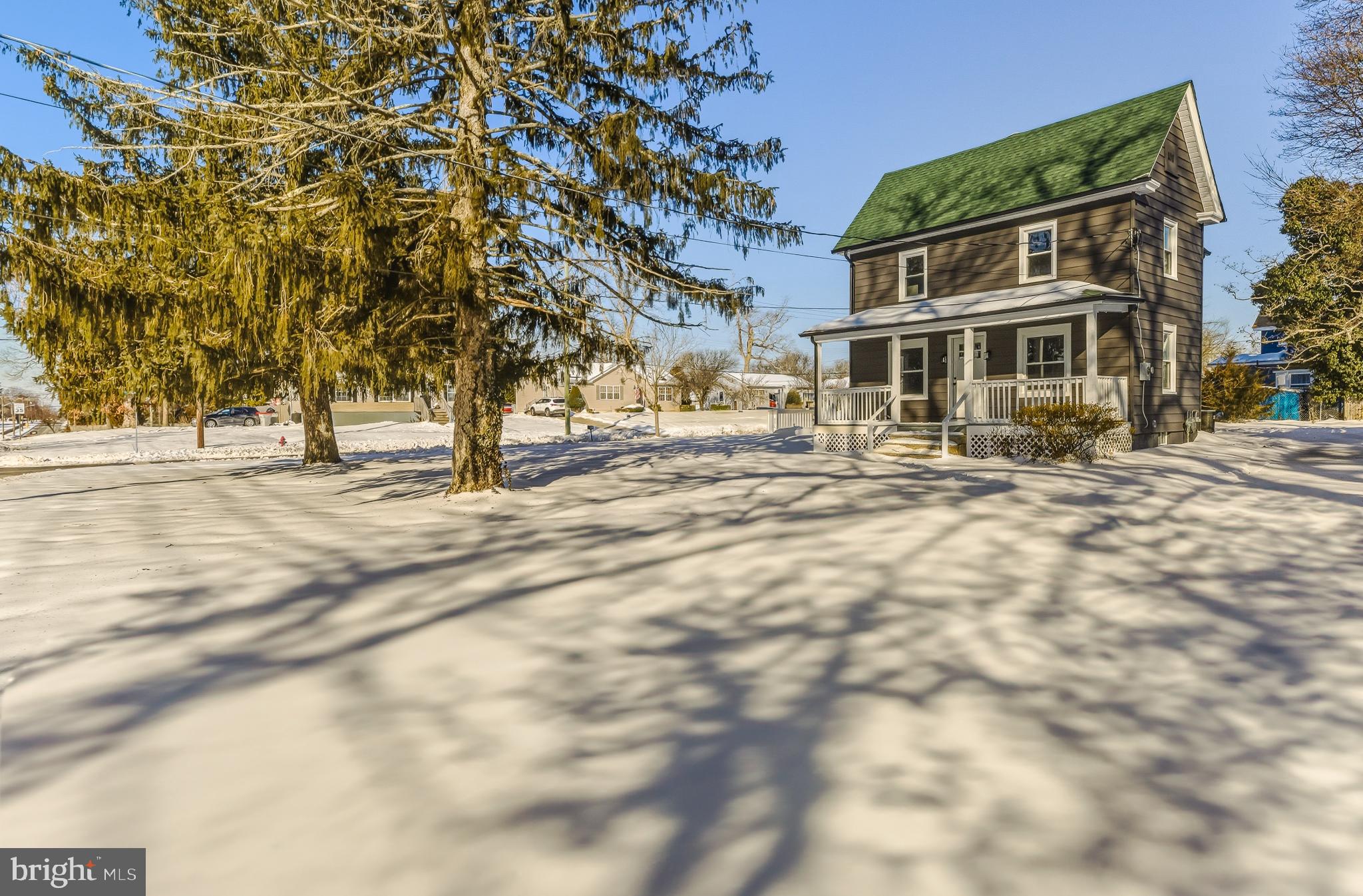 1012 East Walnut Road Vineland, NJ 08360 - Photo 3 of 17 Charming winter retreat with serene surroundings.