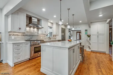 $1,885,000 | 35 Woodland Road, Short Hills, NJ 07078