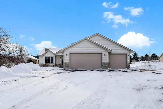 $380,000 | 1637 87th Avenue, Hammond, WI 54015