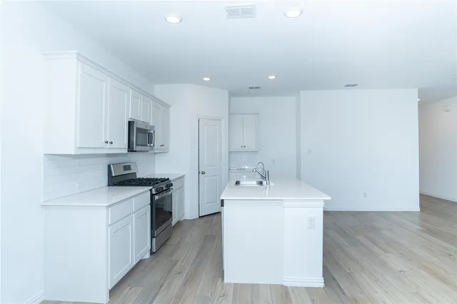 $2,350 | 520 Truman Street, Little Elm, TX 75068