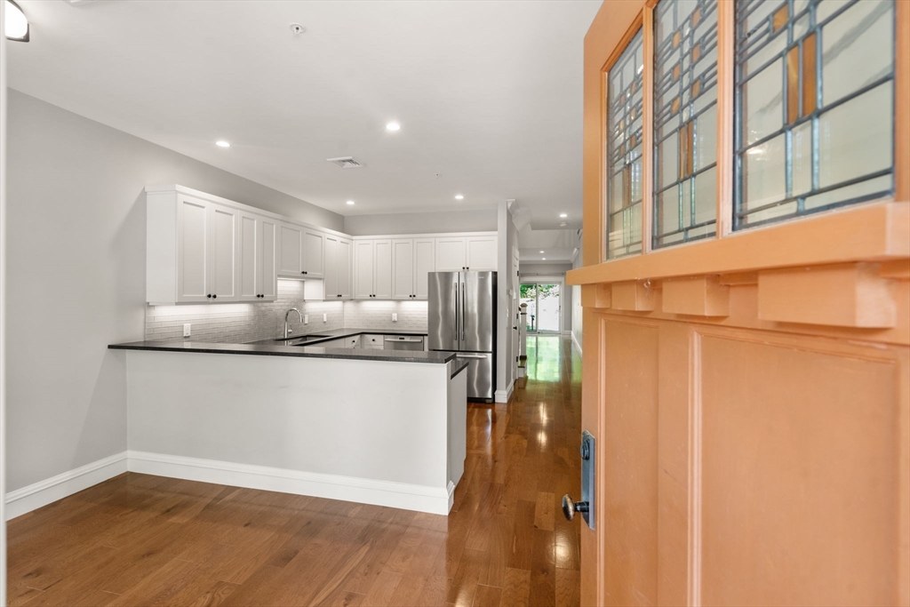 2 Abbey Road, Unit 2 Sherborn, MA 01770 - Photo 5 of 39