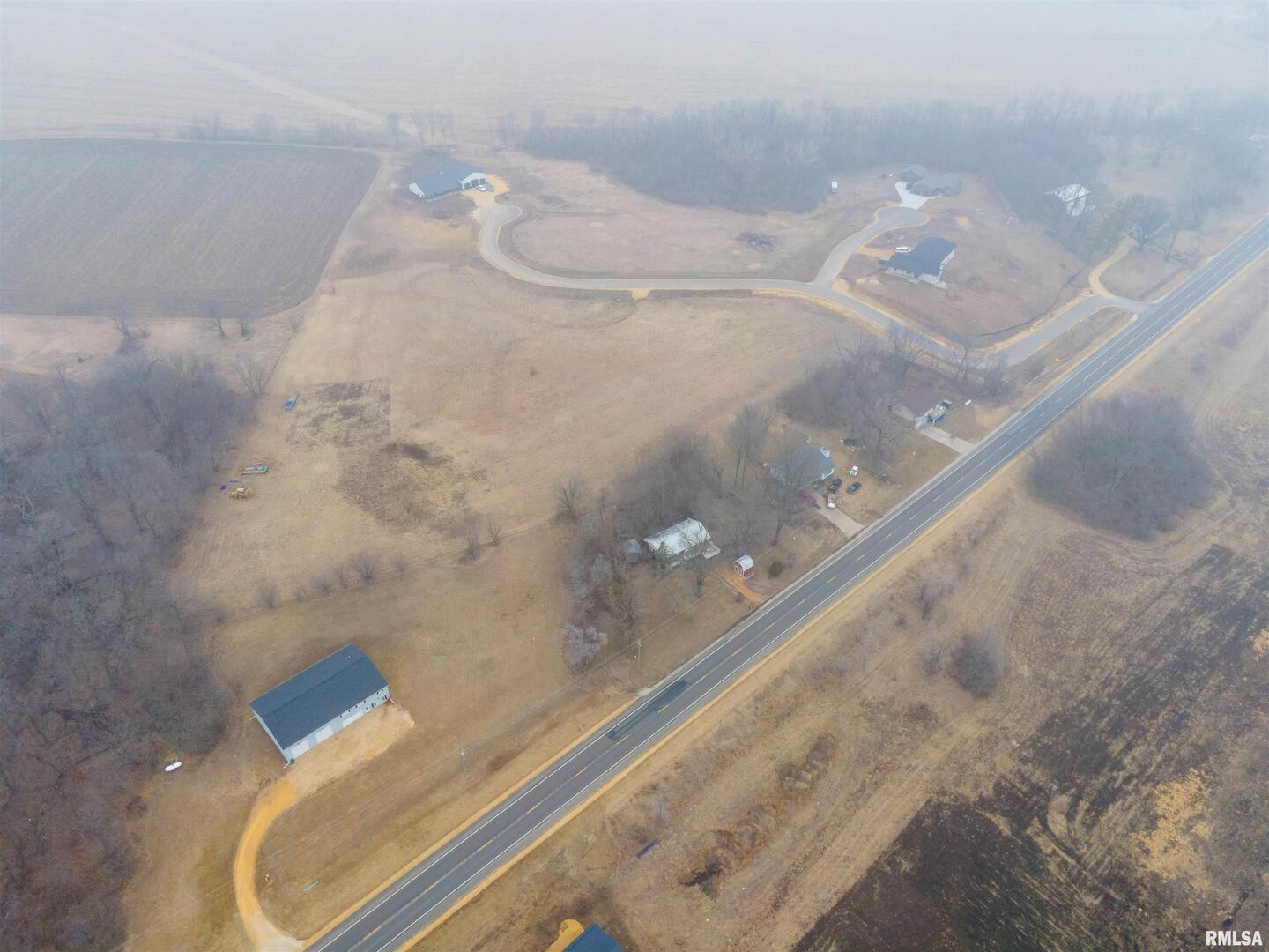 4033 Eden Court Camanche, IA 52730 - Photo 7 of 8 a view of a bathroom