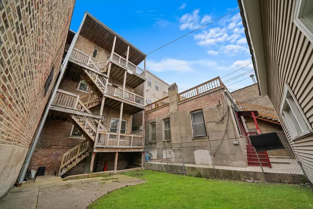 $900,000 | 2140 West Cermak Road, Chicago, IL 60608