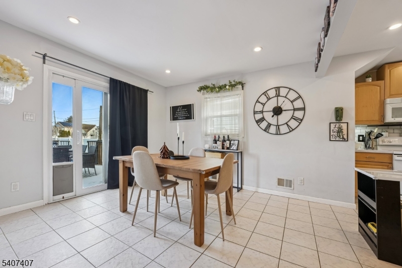 37 Mary Street Lodi, NJ 07644 - Photo 7 of 28