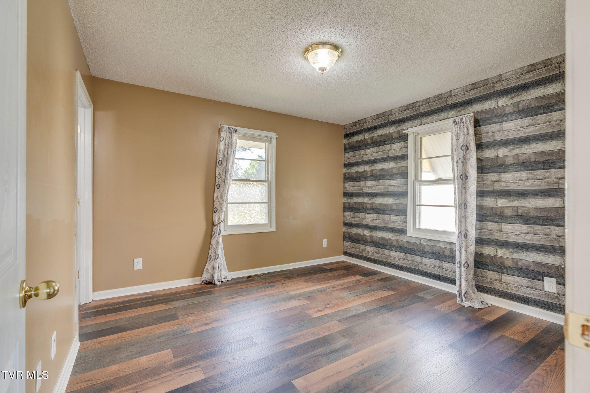 111 West E Street Elizabethton, TN 37643 - Photo 12 of 25 012