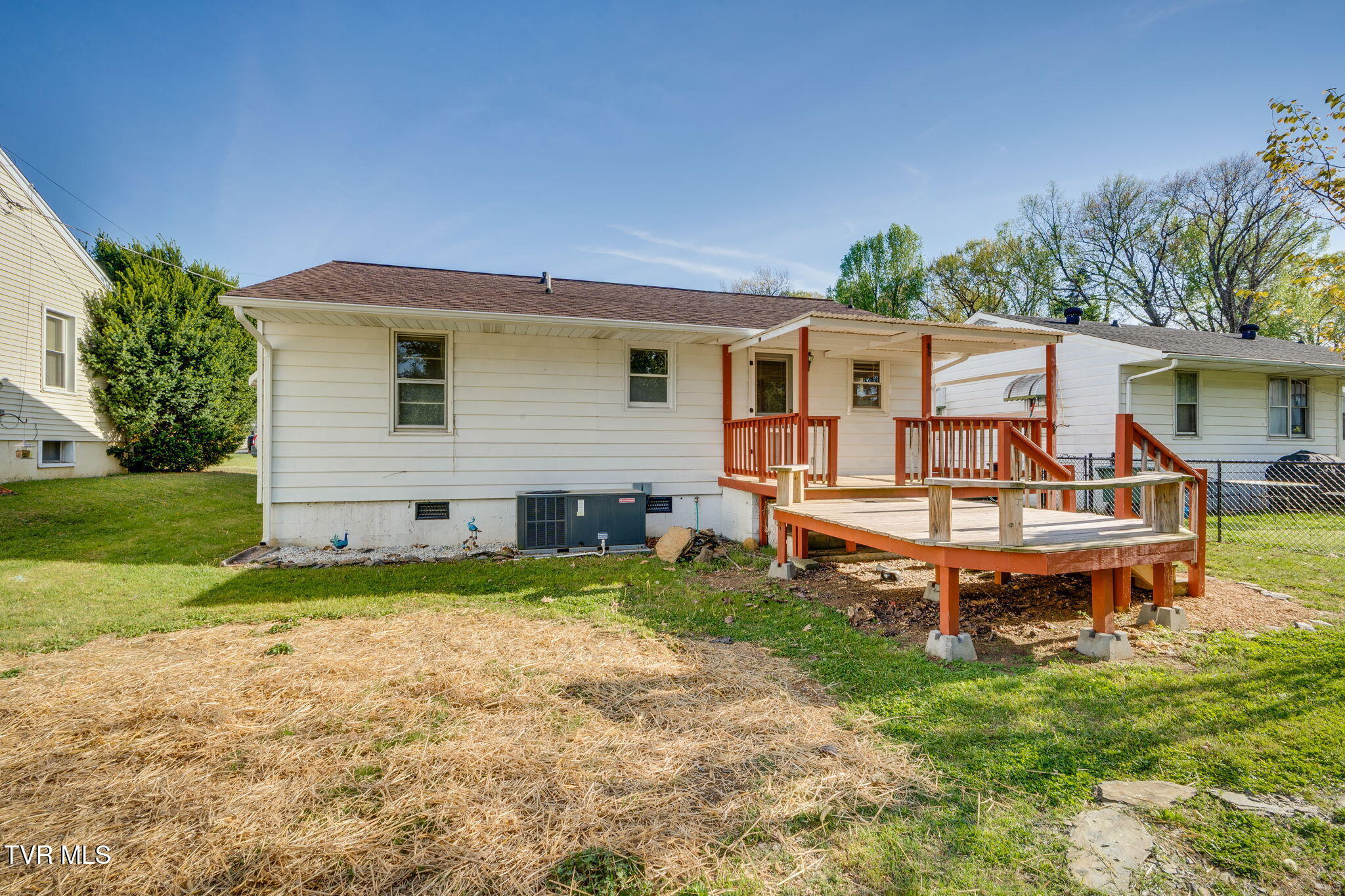 111 West E Street Elizabethton, TN 37643 - Photo 22 of 25 022