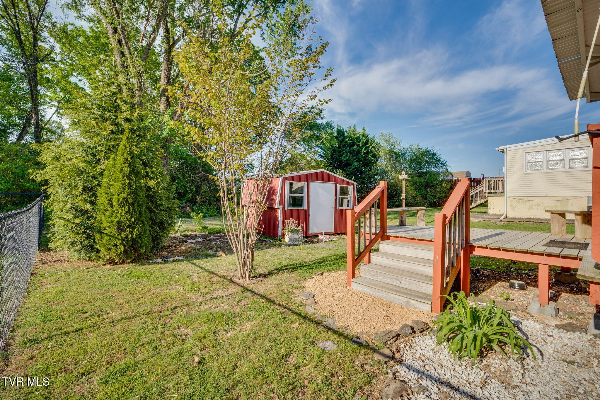 111 West E Street Elizabethton, TN 37643 - Photo 23 of 25 023
