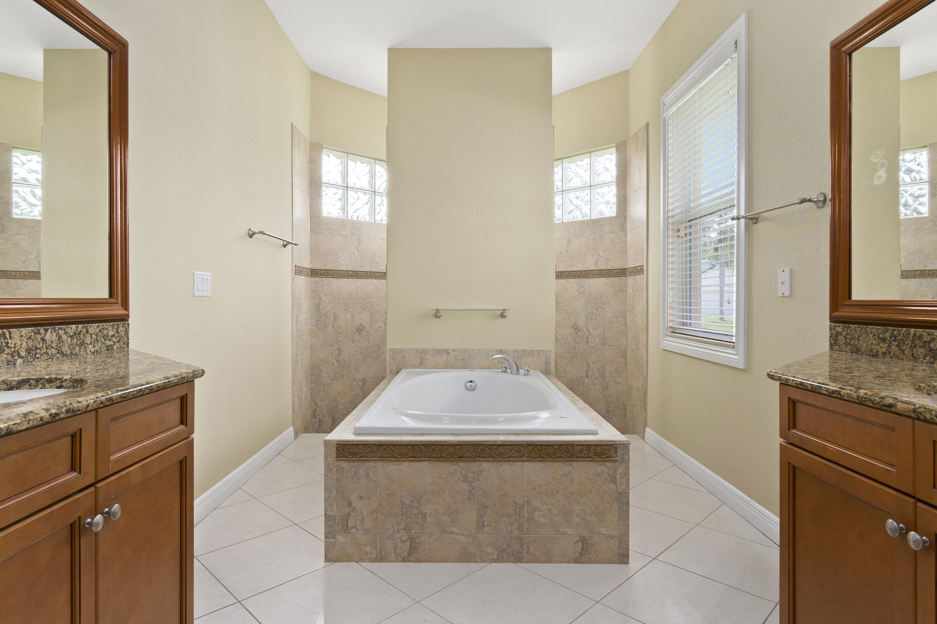 2716 Southeast Kern Road Port St. Lucie, FL 34984 - Photo 25 of 43 DSC08309