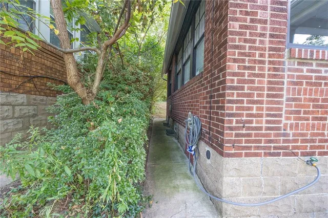 a view of a pathway both side of building