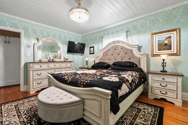 $310,000 | 102 Lakeshore Drive, Lake Waccamaw, NC 28450