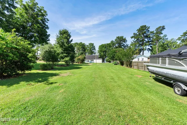 $310,000 | 102 Lakeshore Drive, Lake Waccamaw, NC 28450