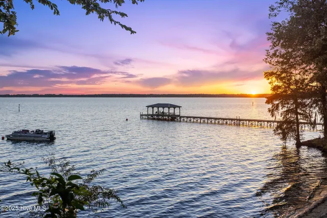 $310,000 | 102 Lakeshore Drive, Lake Waccamaw, NC 28450