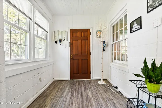 $310,000 | 102 Lakeshore Drive, Lake Waccamaw, NC 28450