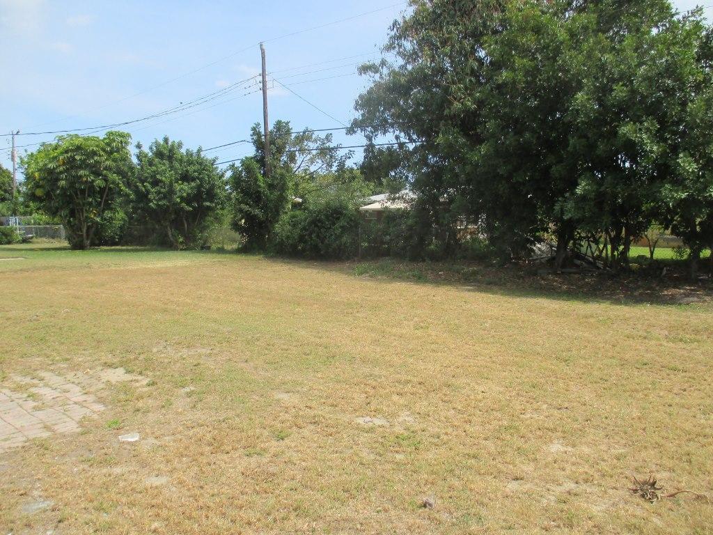 311 West 24th Street Riviera Beach, FL 33404 - Photo 13 of 14 Large Back yard