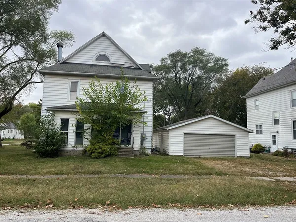 $39,000 | 321 South Prairie Street, Blue Mound, IL 62513