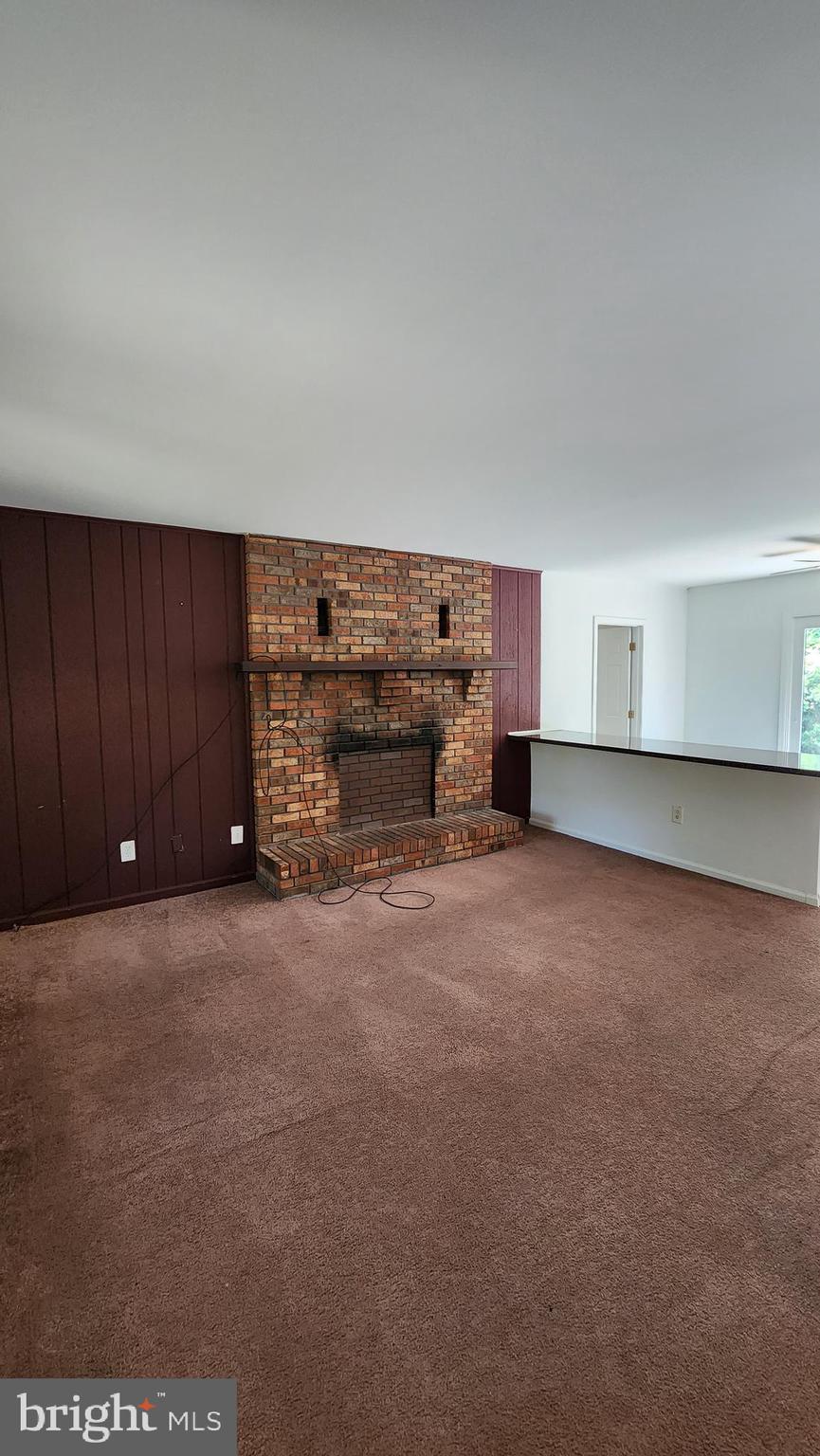 406 Deptford Road Glassboro, NJ 08028 - Photo 4 of 21