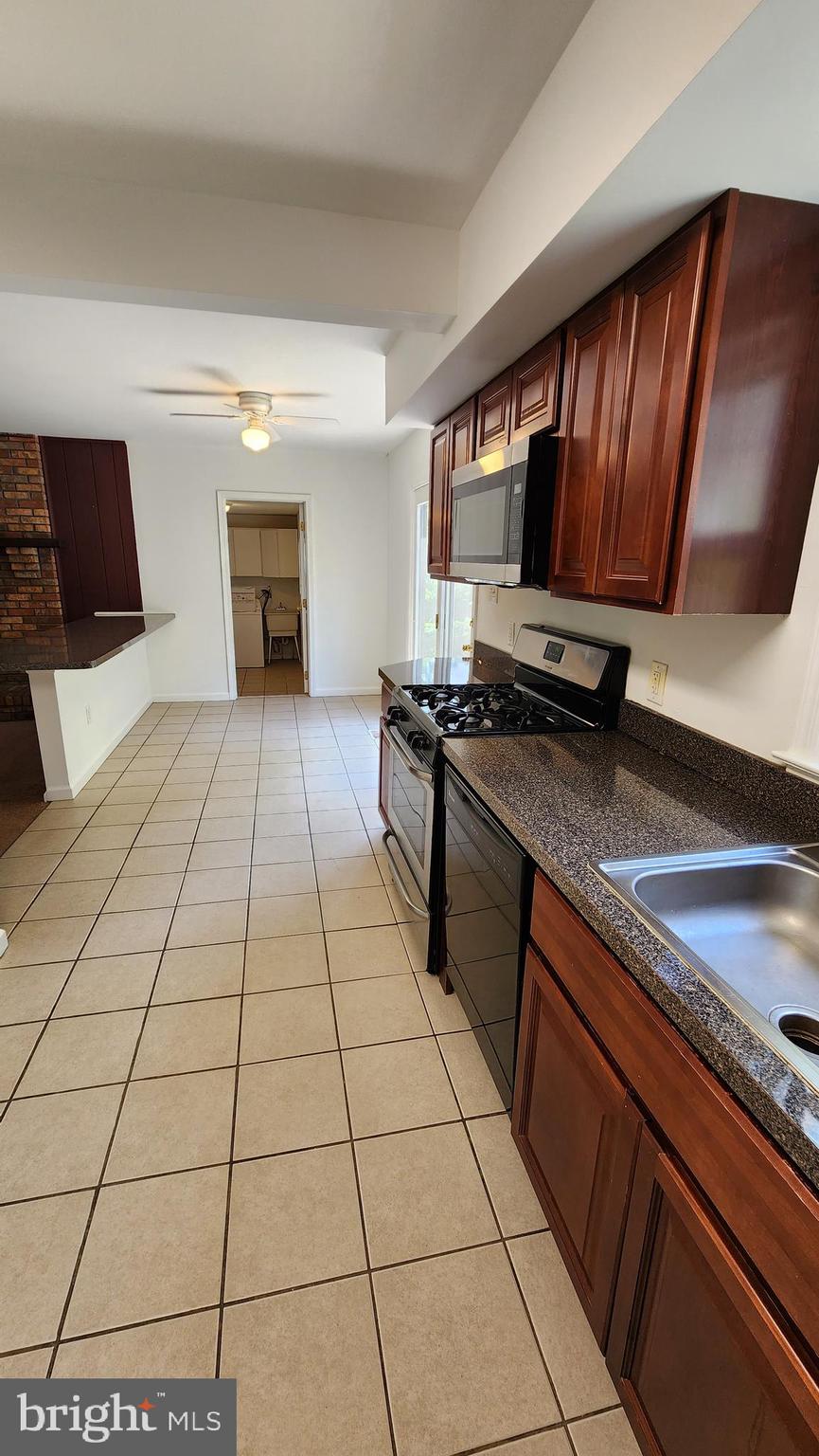406 Deptford Road Glassboro, NJ 08028 - Photo 6 of 21