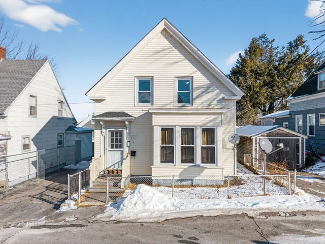 $530,000 | 5 Oak Place, Biddeford, ME 04005