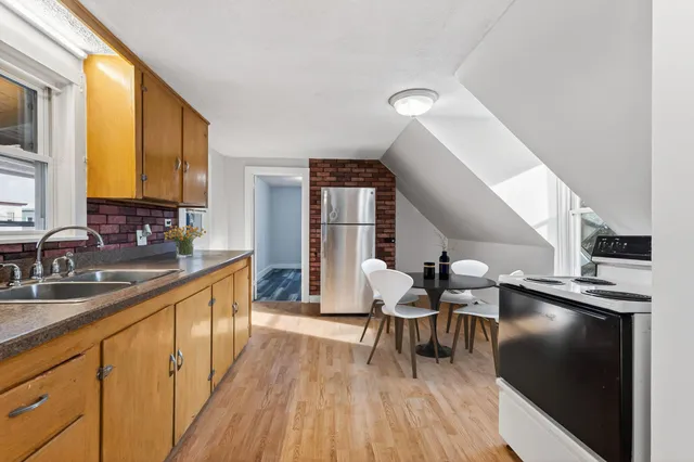 $530,000 | 5 Oak Place, Biddeford, ME 04005