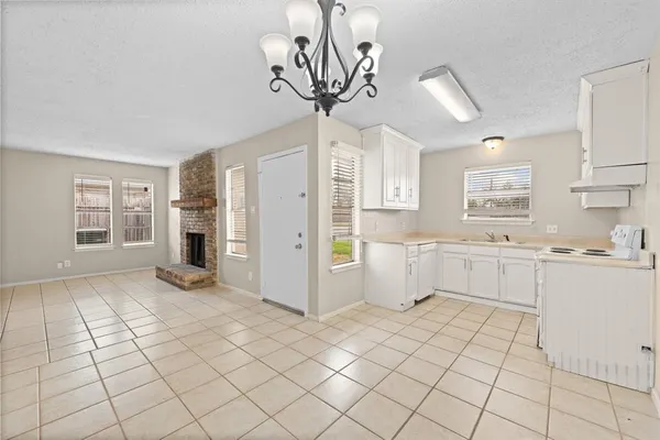 $290,000 | 708 North Cooper Street, Arlington, TX 76011