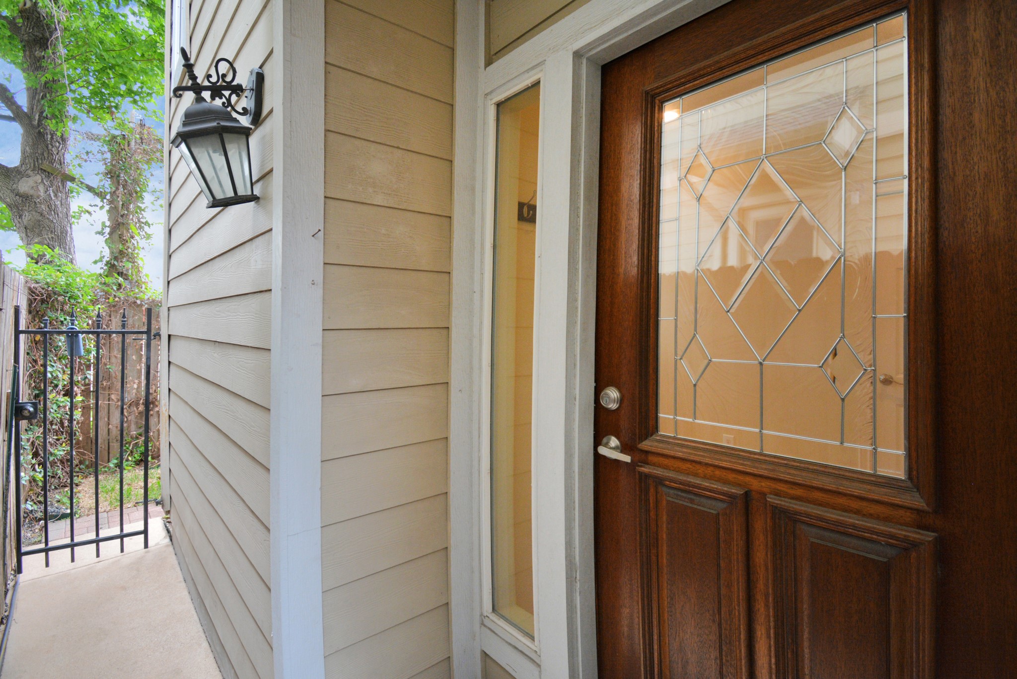 1137 West 24th Street, Unit A Houston, TX 77008 - Photo 2 of 40 a view of front door