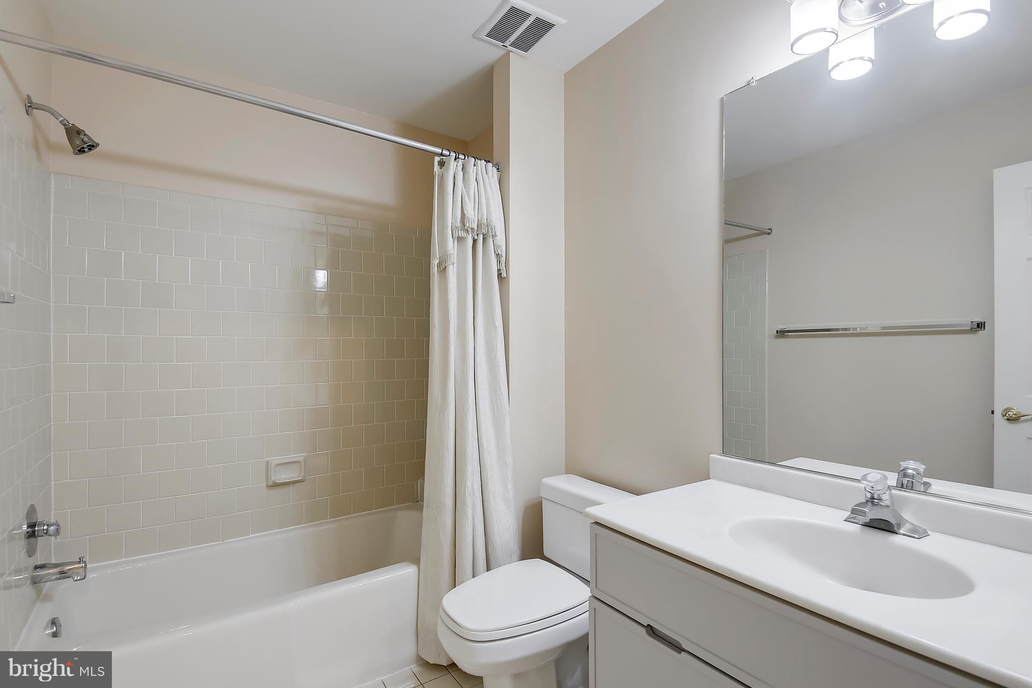 8018 Quarry Ridge Way Bethesda, MD 20817 - Photo 24 of 41 Full Bath