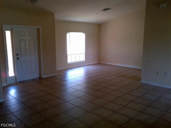 $1,750 | 622 Grant Avenue, Lehigh Acres, FL 33972