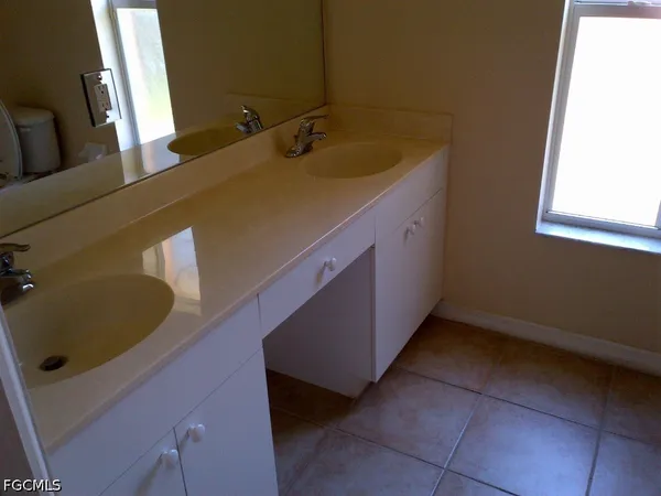 $1,750 | 622 Grant Avenue, Lehigh Acres, FL 33972