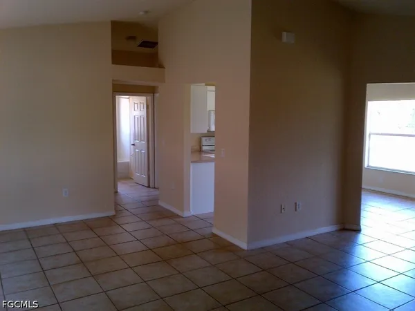 $1,750 | 622 Grant Avenue, Lehigh Acres, FL 33972