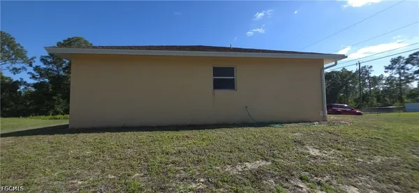 $1,750 | 622 Grant Avenue, Lehigh Acres, FL 33972