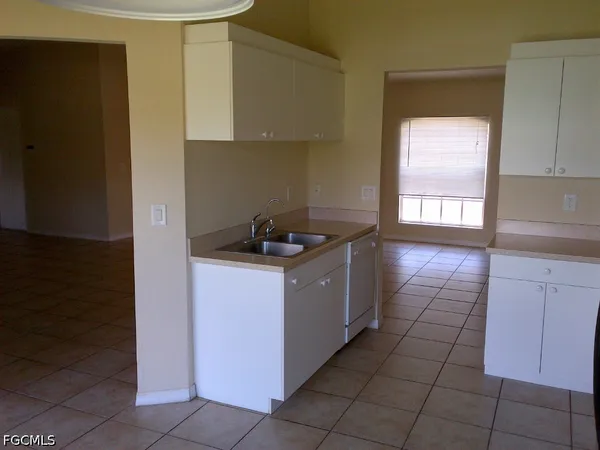 $1,750 | 622 Grant Avenue, Lehigh Acres, FL 33972