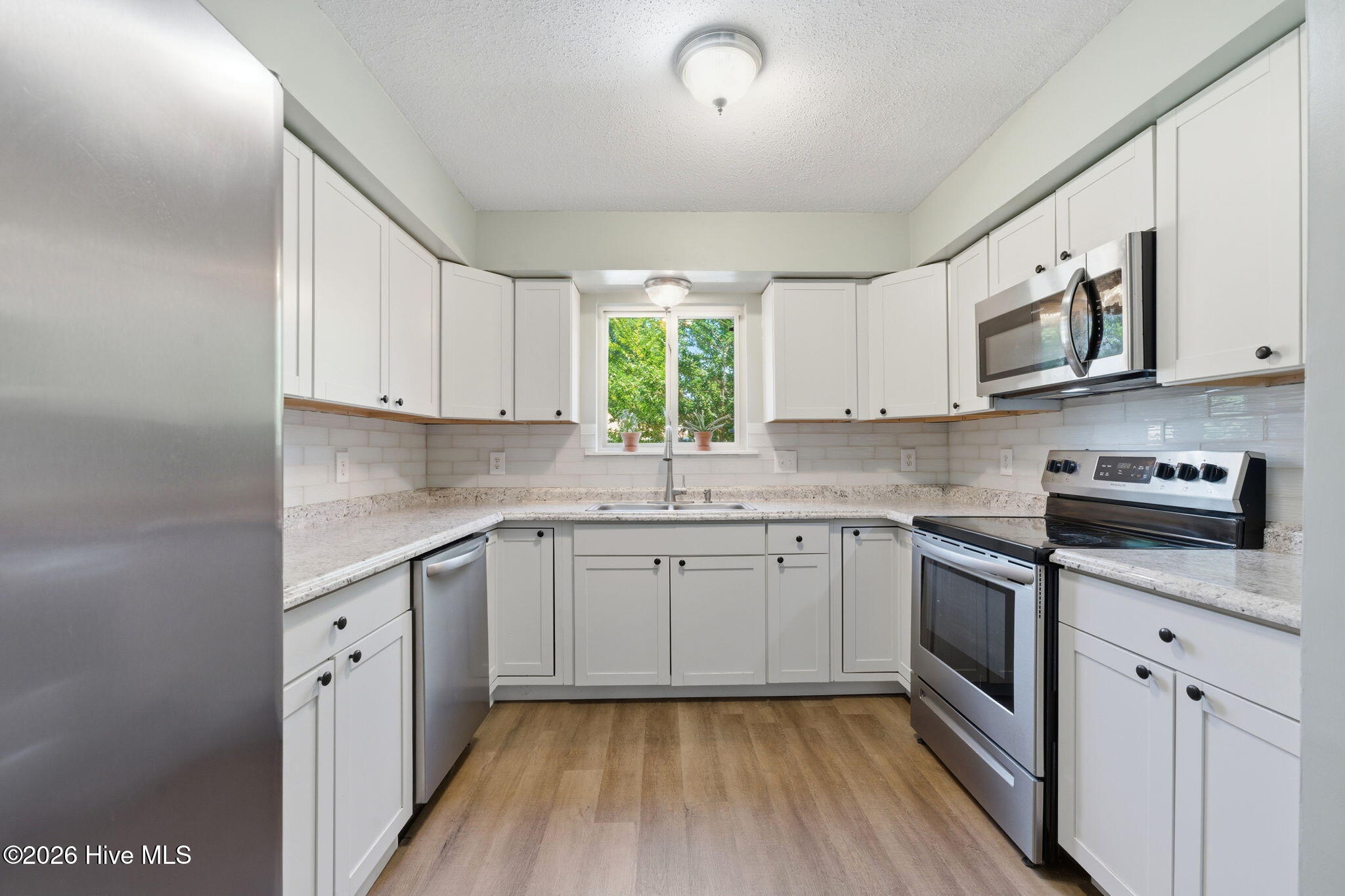 165 Quarterdeck New Bern, NC 28562 - Photo 7 of 52 17-web-or-mls-DSC_6515