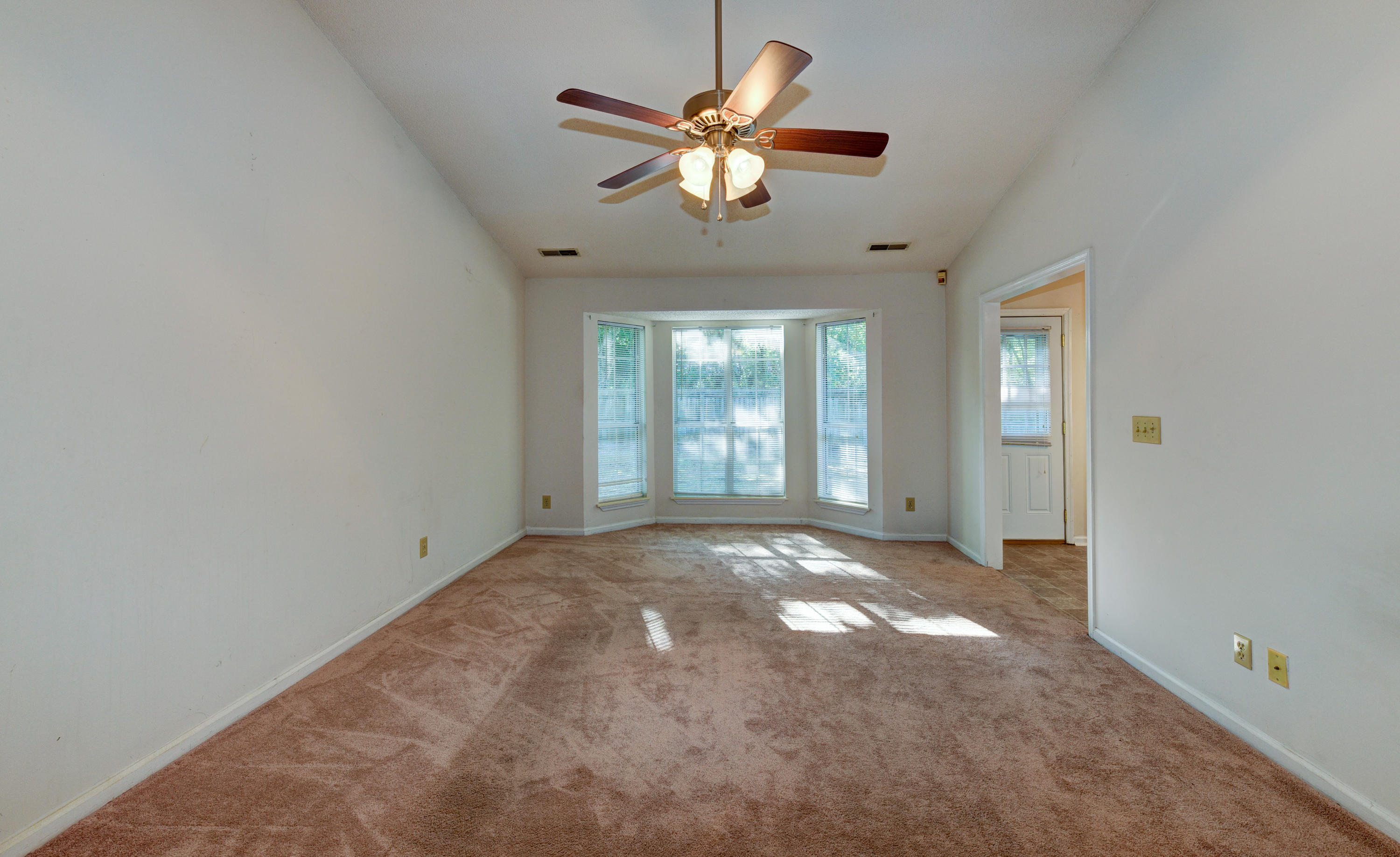 2401 Castlereagh Road Charleston, SC 29414 - Photo 11 of 33 HEA_5949_50_51_52_53_54