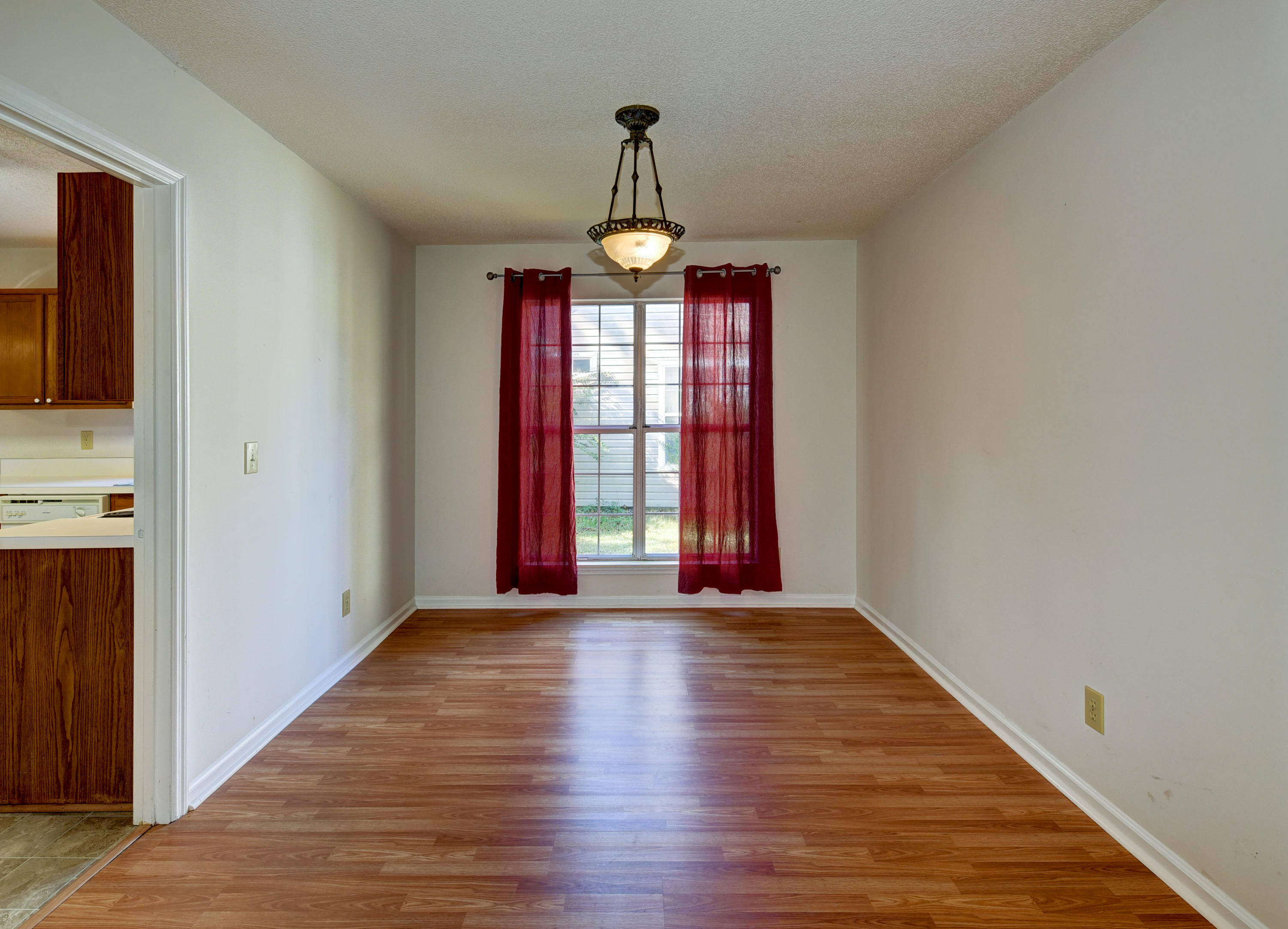 2401 Castlereagh Road Charleston, SC 29414 - Photo 4 of 33 HEA_5900_1_2_3_4_5