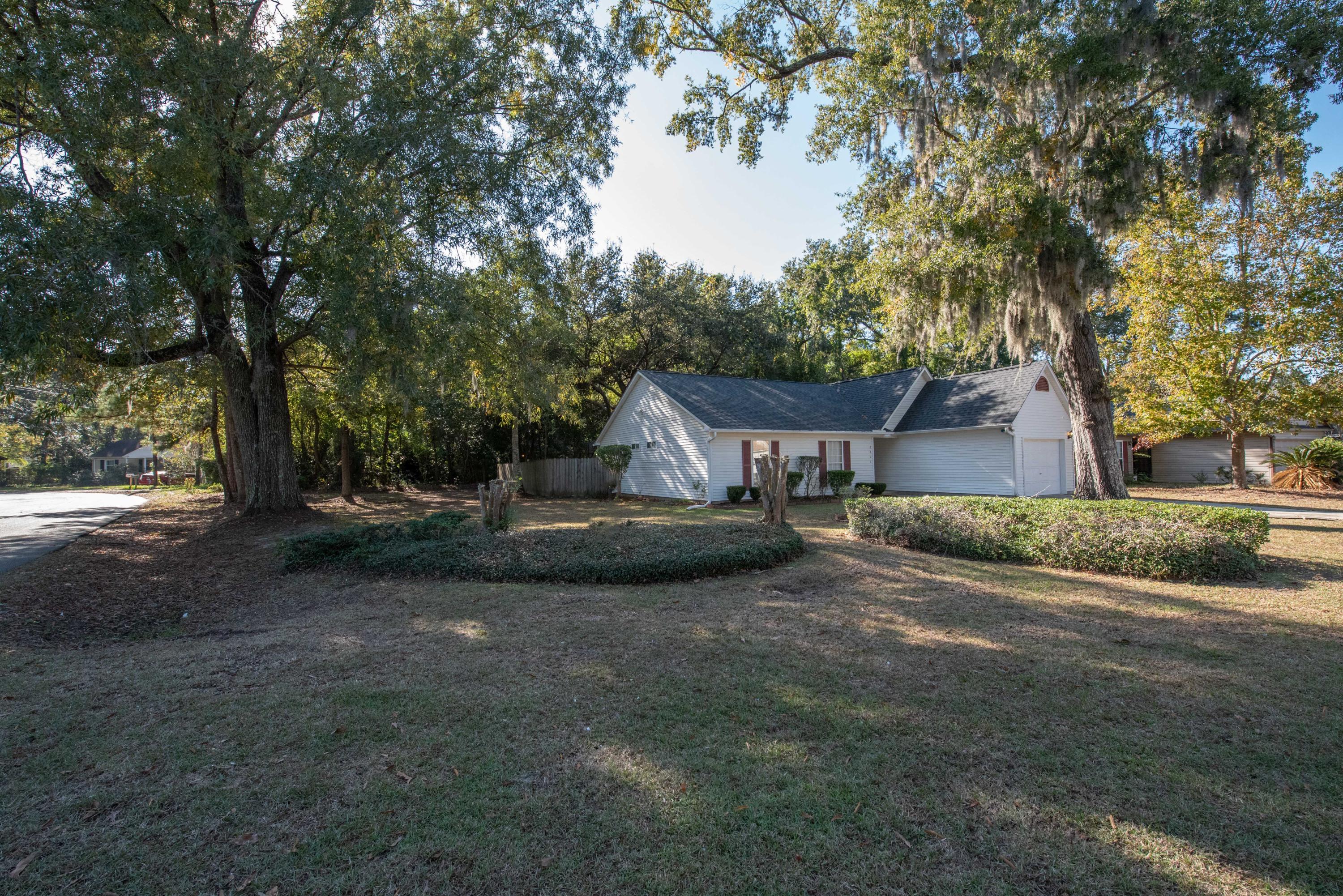 2401 Castlereagh Road Charleston, SC 29414 - Photo 31 of 33 HEA_6046-Edit
