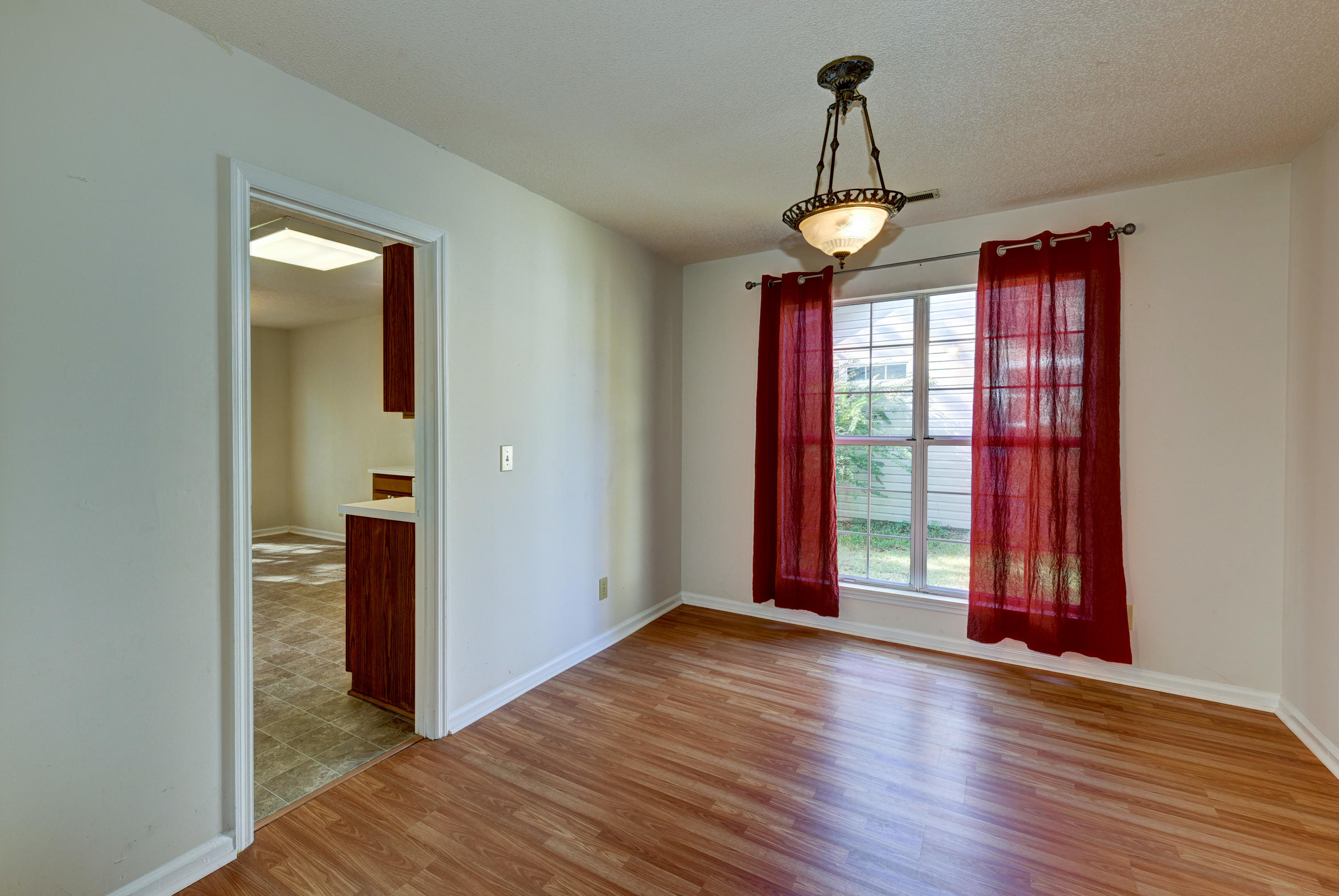 2401 Castlereagh Road Charleston, SC 29414 - Photo 5 of 33 HEA_5906_07_08_09_10_11