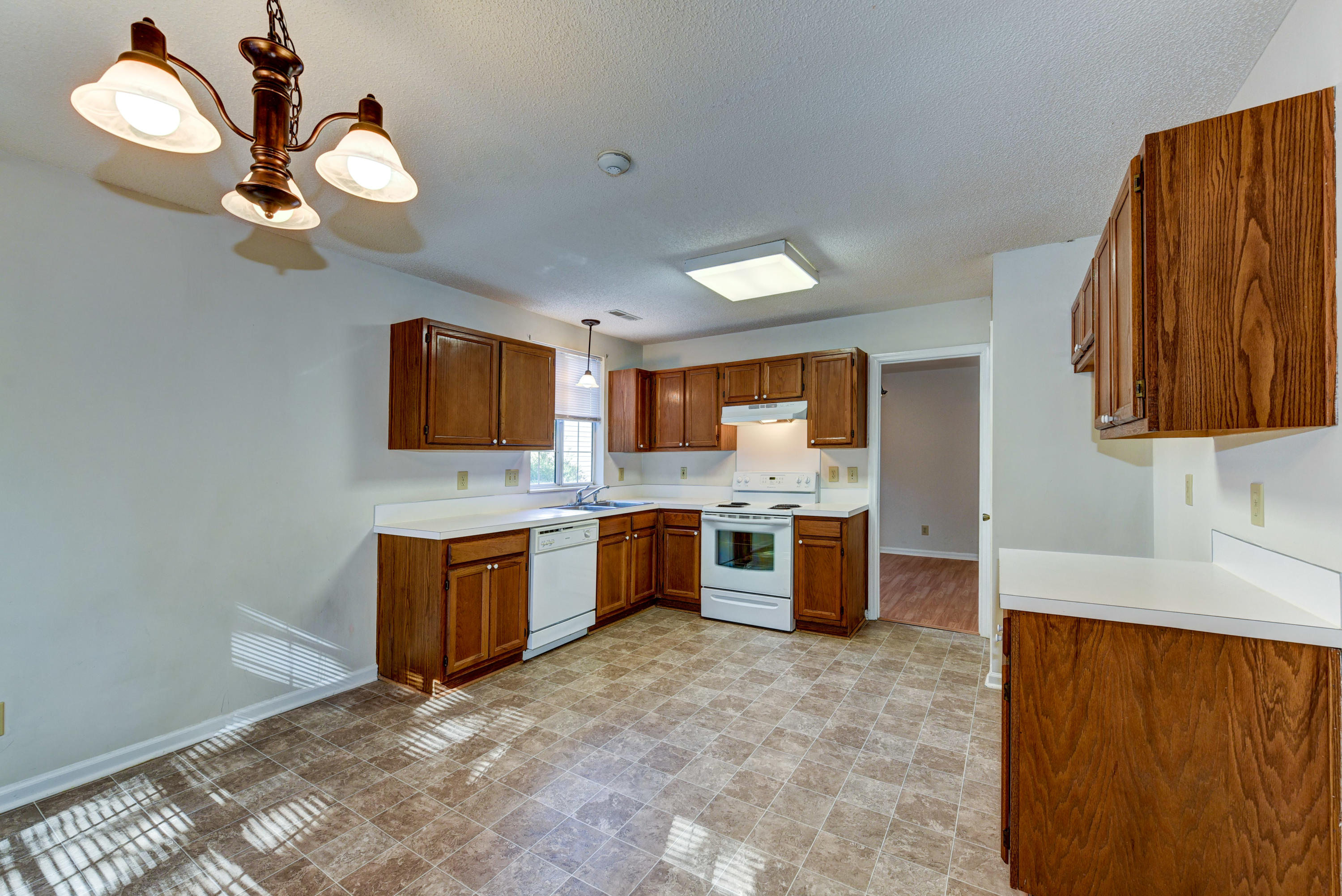 2401 Castlereagh Road Charleston, SC 29414 - Photo 7 of 33 HEA_5924_5_6_7_8_9