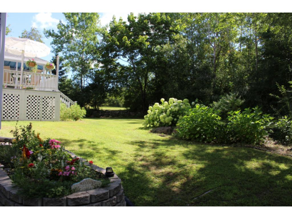 168 South Road Londonderry, NH 03053 - Photo 2 of 20