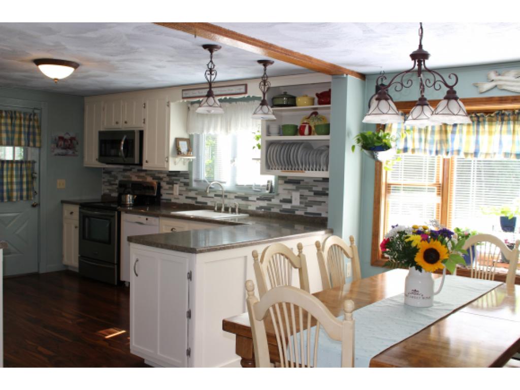 168 South Road Londonderry, NH 03053 - Photo 4 of 20