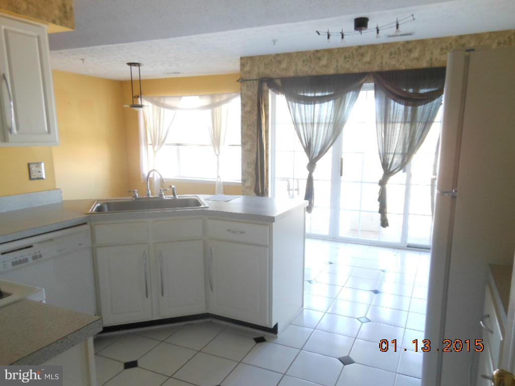 6117 Springwater Place, Unit 1743 Frederick, MD 21701 - Photo 16 of 22 Kitchen