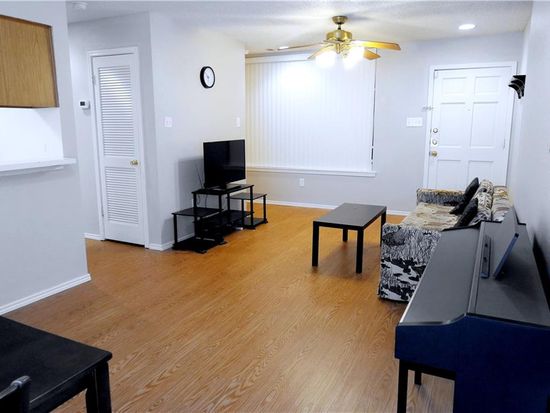 2409 Leon Street, Unit 108 Austin, TX 78705 - Photo 4 of 37