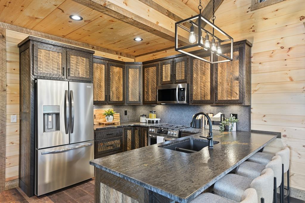 250 Wolfcreek Road Mineral Bluff, GA 30559 - Photo 15 of 56
