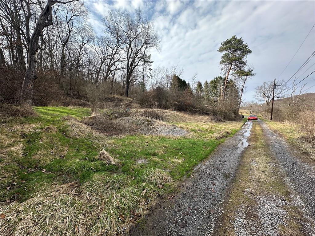 116 Seipe Lane Valencia, PA 16059 - Photo 4 of 9 a backyard of a house with lots of green space