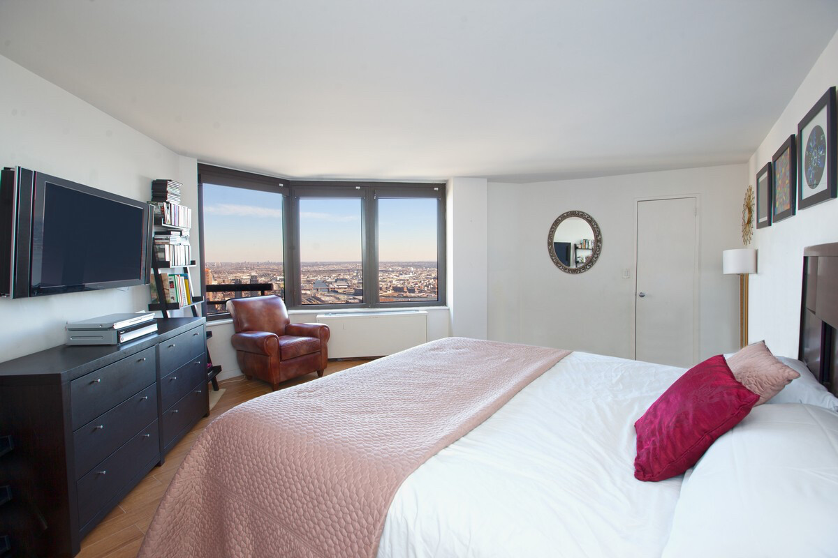 330 East 38th Street, Unit 56K Manhattan, NY 10016 - Photo 4 of 15