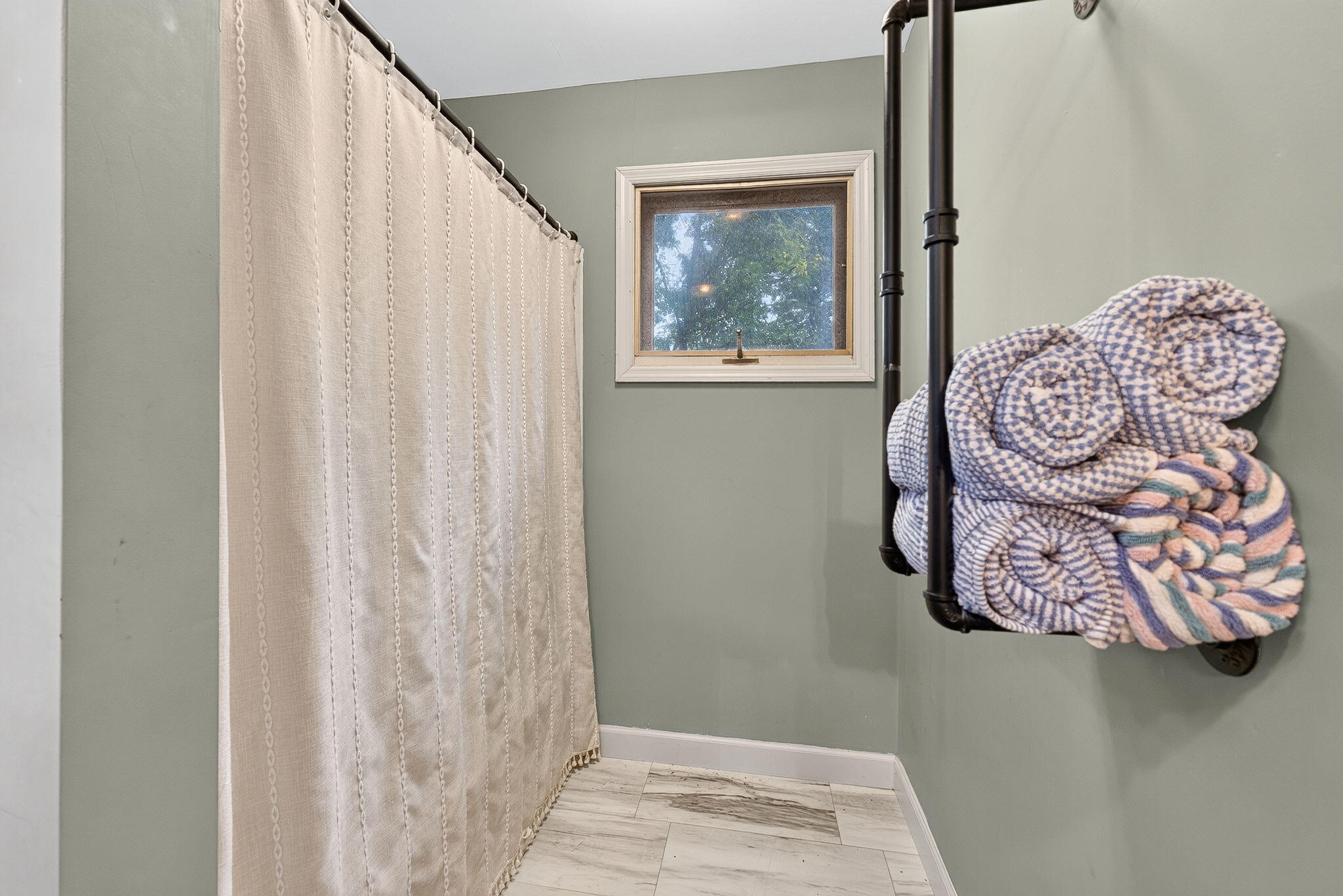 276 Dellinger Road Urbana, OH 43078 - Photo 47 of 84 276 Dellinger Rd (Interior)-21