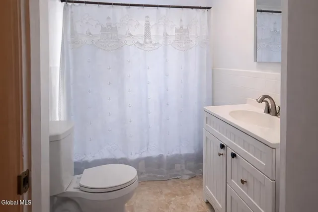 $175,900 | 2427 3rd Avenue, Rotterdam, NY 12303