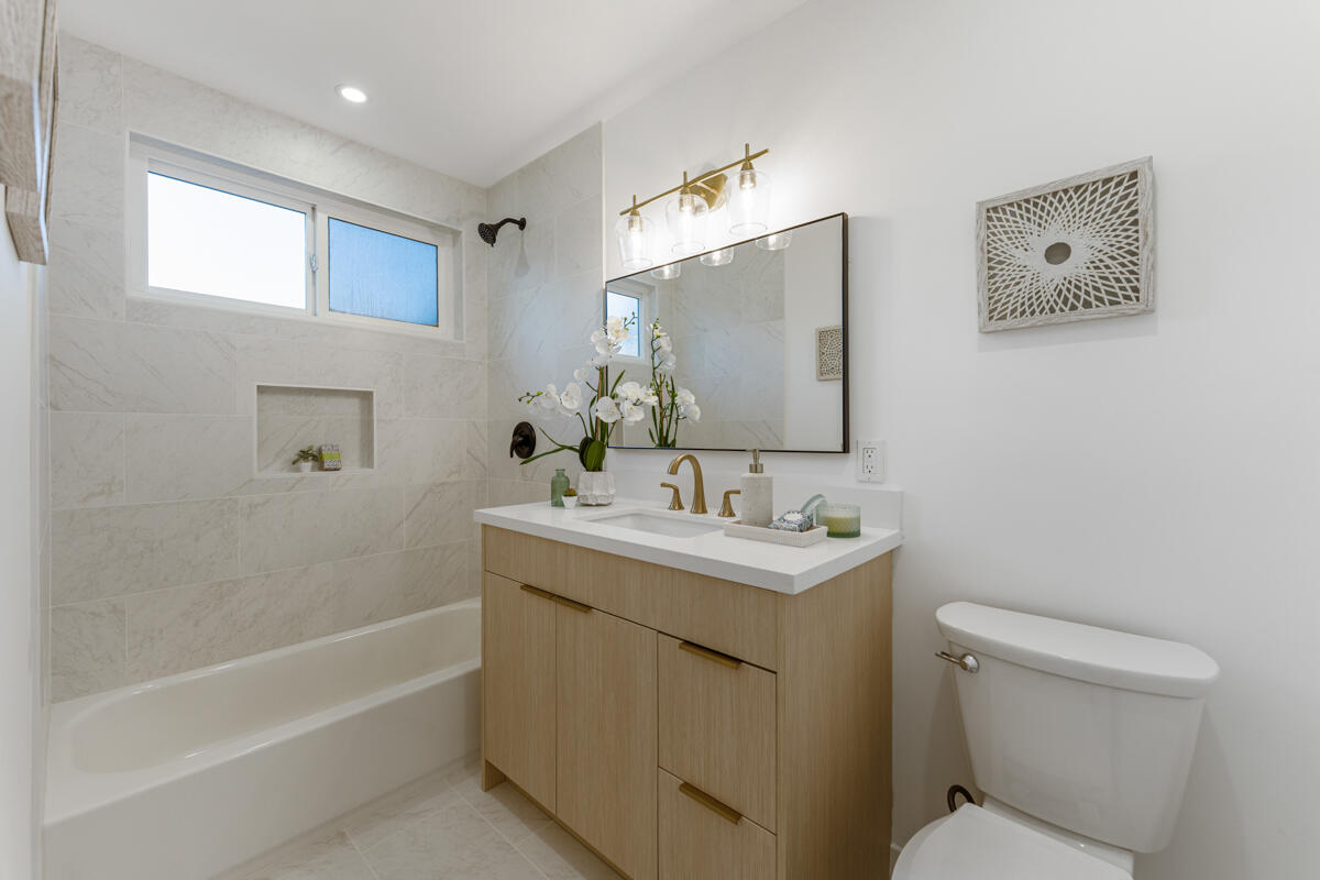 4723 Frazier Lane Santa Barbara, CA 93110 - Photo 3 of 16 master bathroom